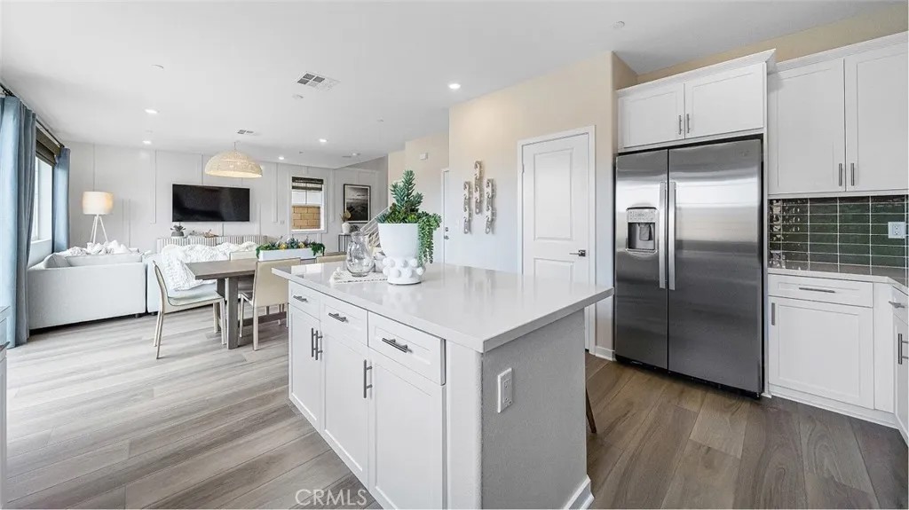 3262 Floral Paseo