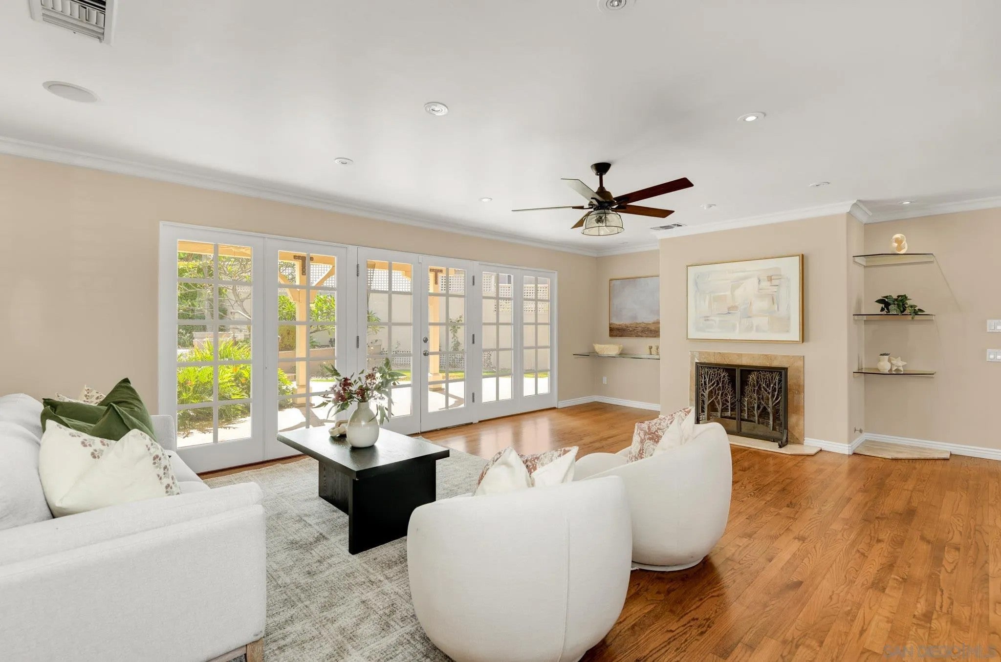 4720 Caroline Dr