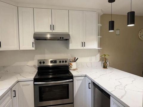 Tiny photo for 160 E St #C-1, Chula Vista, CA 91910 (MLS # PTP2508297)