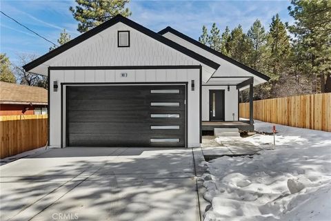 Photo of 183 Moreno Lane, Sugarloaf, CA 92386 (MLS # OC26053545)