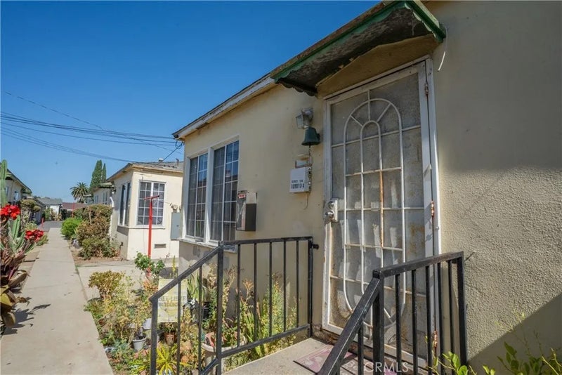 10901 S Freeman
