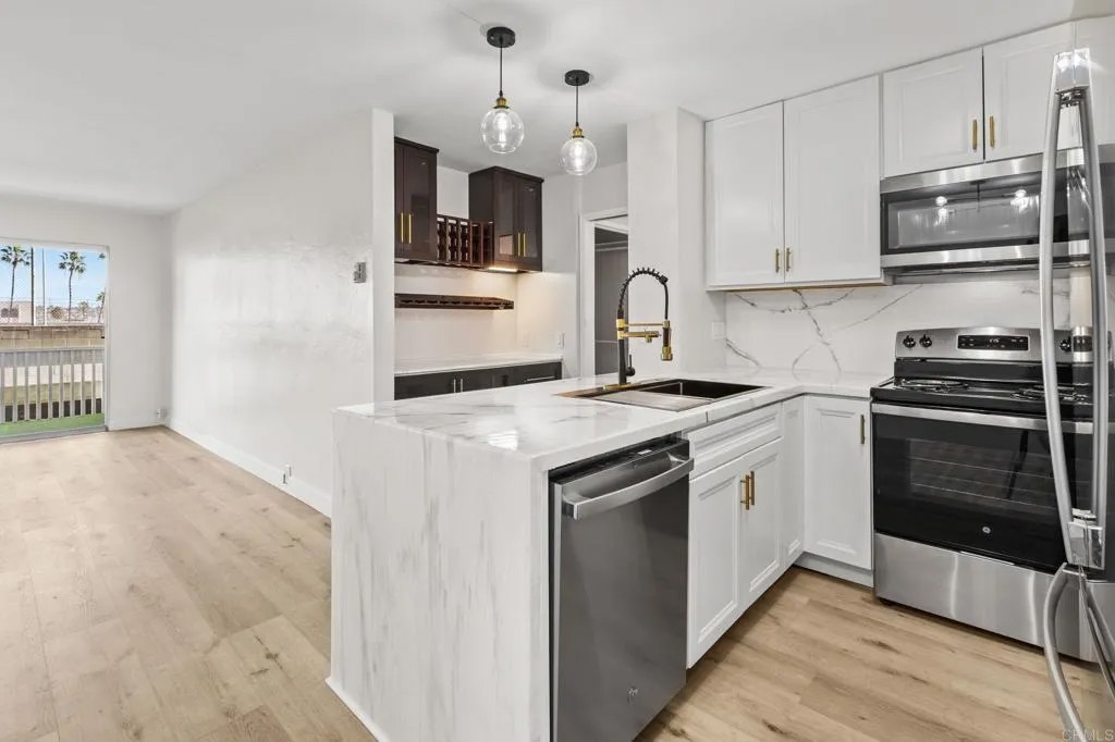 1855 Diamond Street 5-230