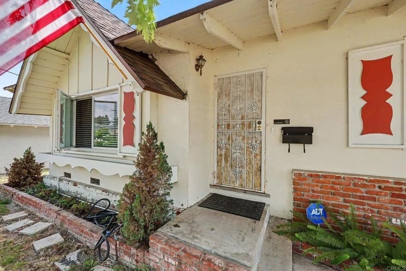 82 E Shasta Street