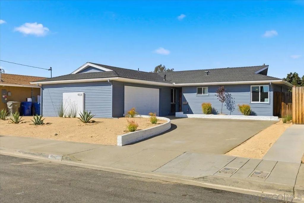 Photo of 4828 Sol Sitio St, Oceanside, CA 92057 (MLS # 250043601)