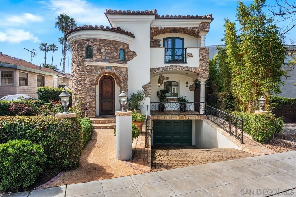 Photo of 7964 Prospect Place, La Jolla, CA 92037 (MLS # 260007201)