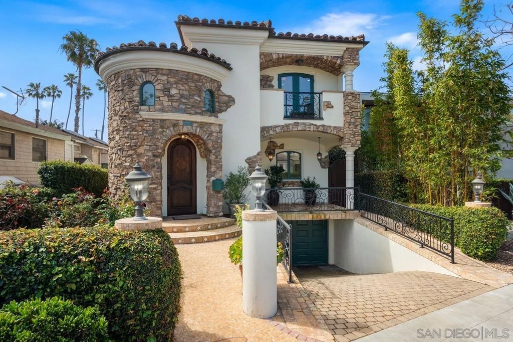 Photo of 7964 Prospect Place, La Jolla, CA 92037 (MLS # 260007201)