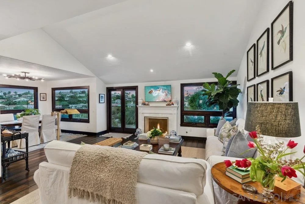 350 Punta Baja Dr
