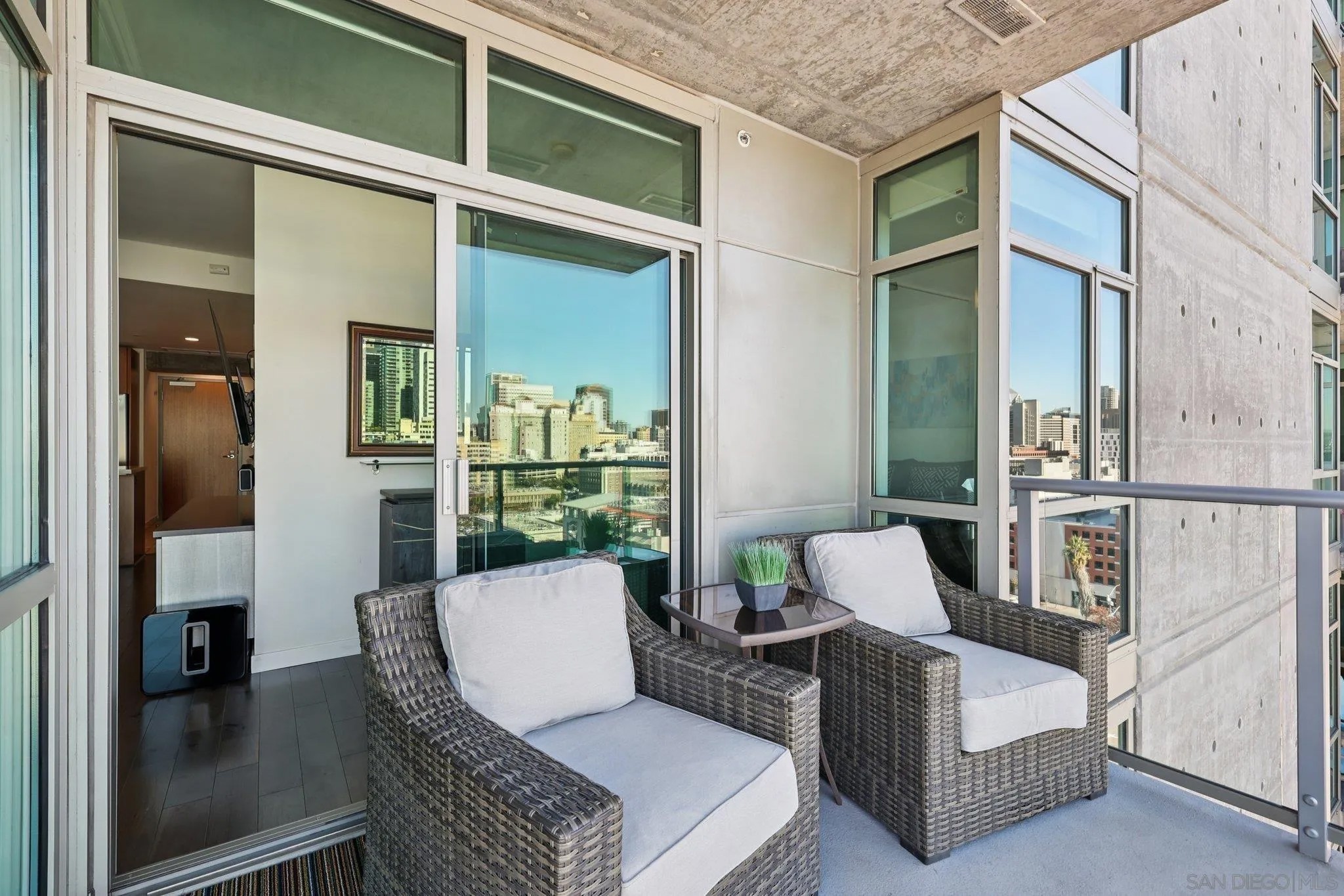 800 The Mark Ln 1203