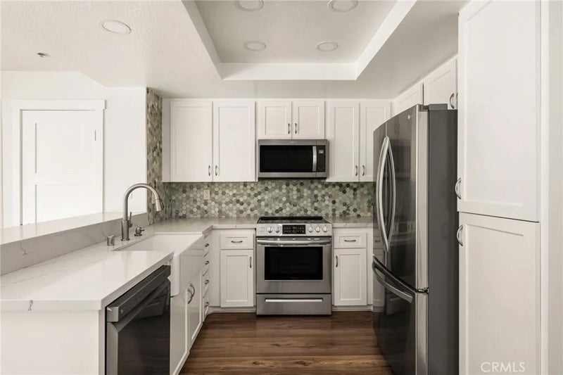 2800 Keller Drive 221