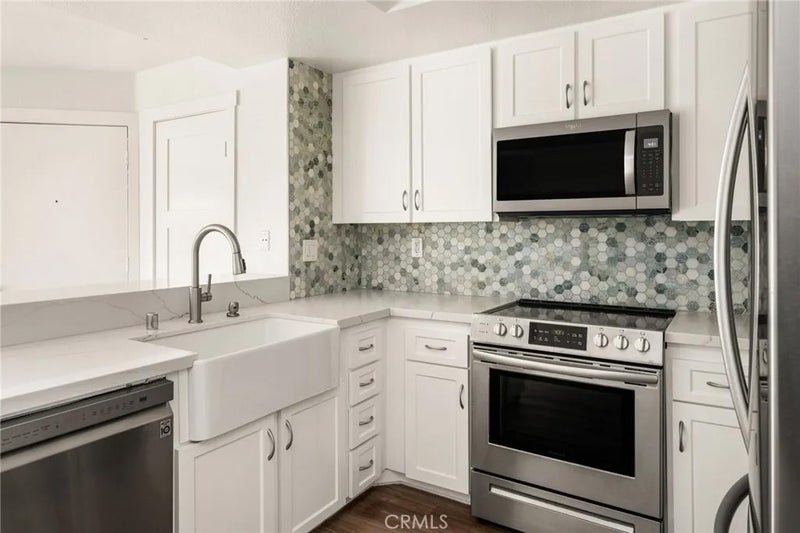 2800 Keller Drive 221