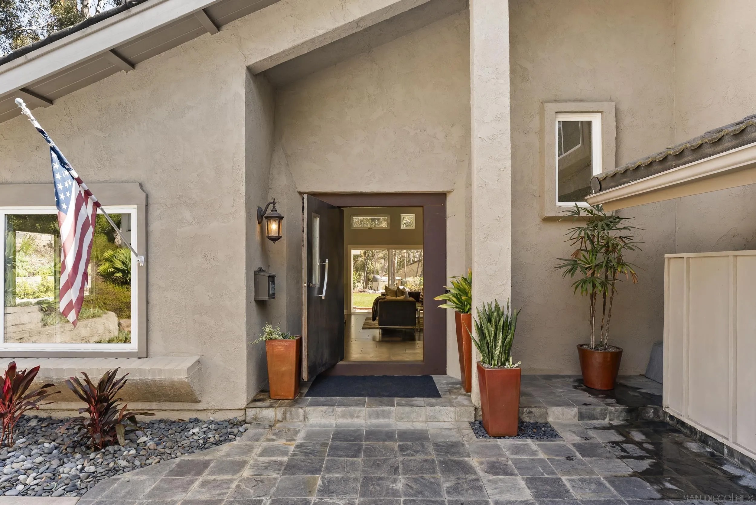 10585 Rookwood Dr