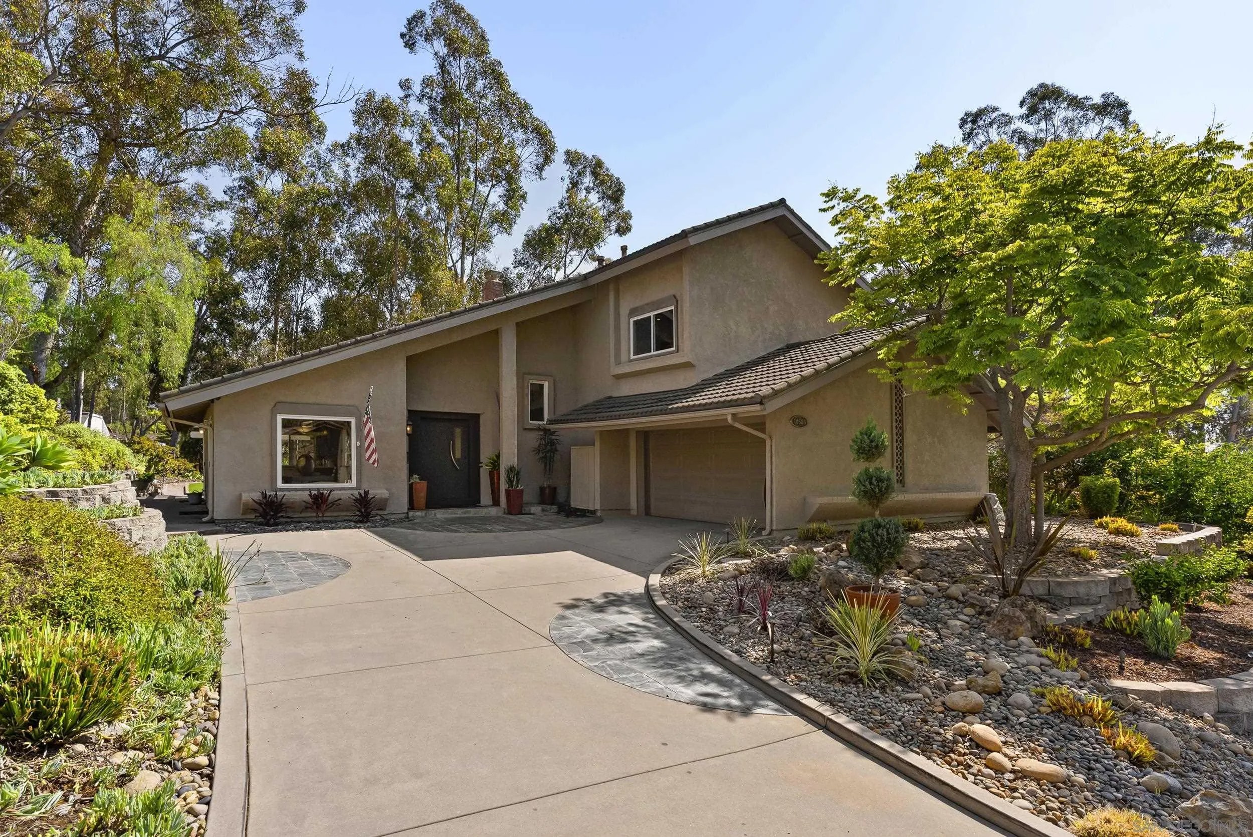 10585 Rookwood Dr