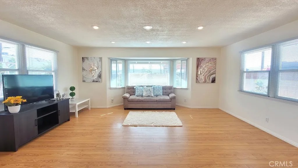555 S La Serena Drive