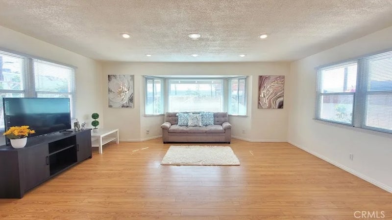555 S La Serena Drive