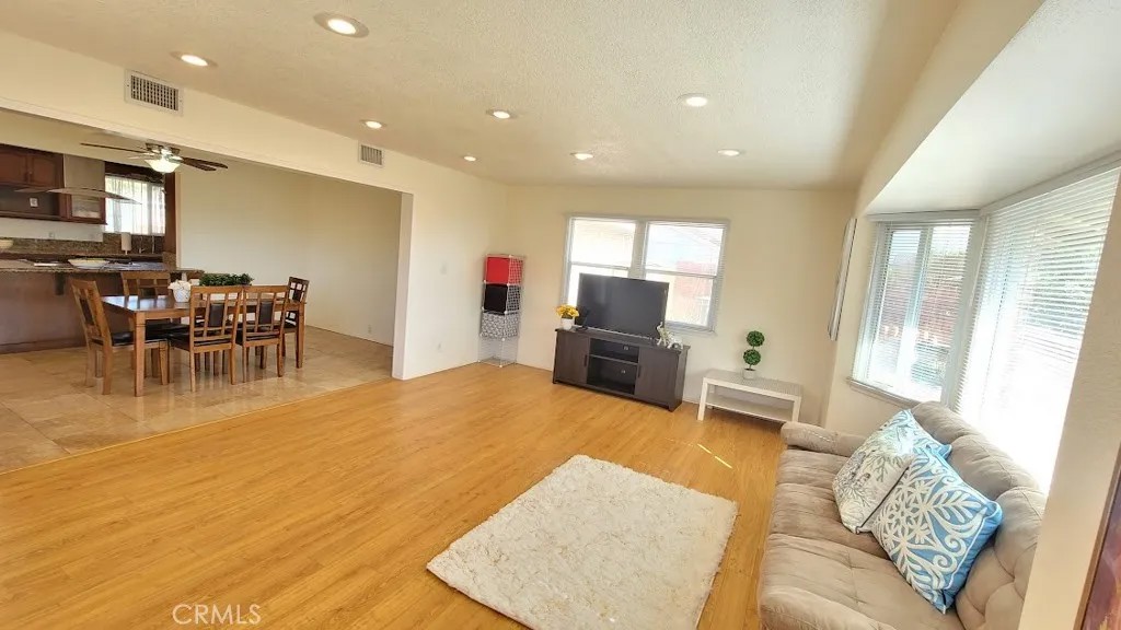 555 S La Serena Drive