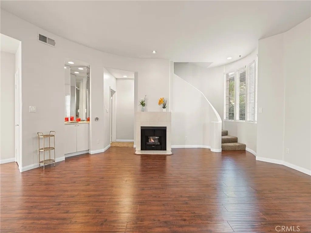 Photo of 408 W Queen Street #111, Inglewood, CA 90301 (MLS # PW25281712)