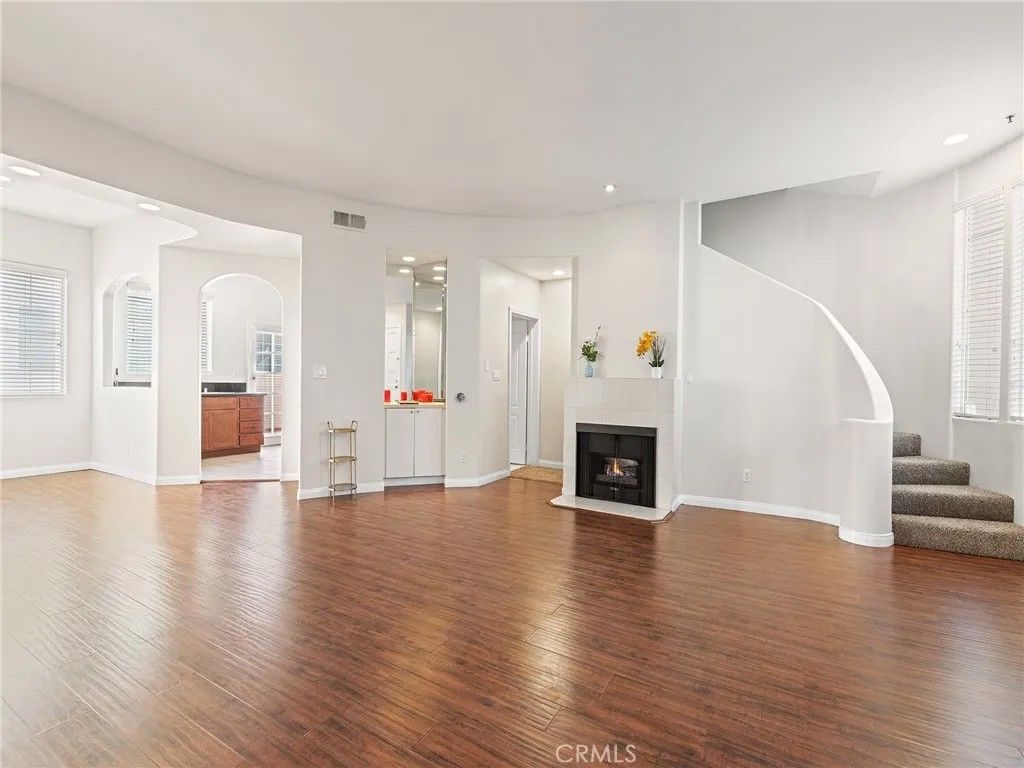 Photo of 408 W Queen Street #111, Inglewood, CA 90301 (MLS # PW25281712)