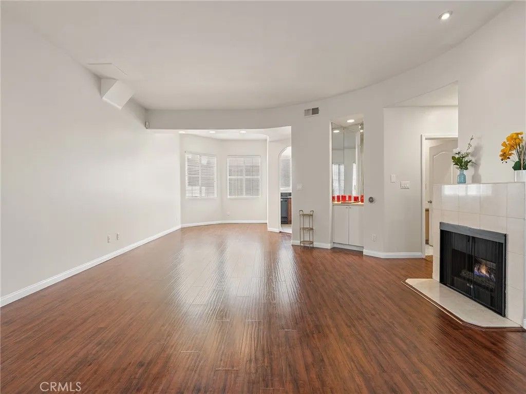 Photo of 408 W Queen Street #111, Inglewood, CA 90301 (MLS # PW25281712)