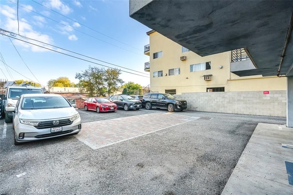 3324 Chapman