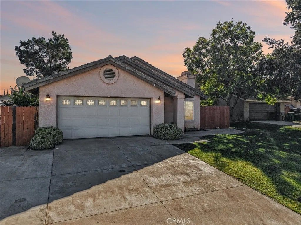 Photo of 10374 Crossing Green, Moreno Valley, CA 92557 (MLS # CV25271049)