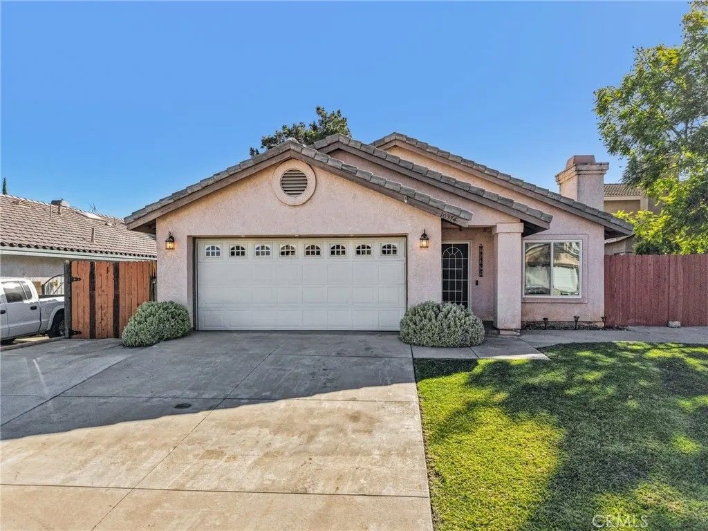 Photo of 10374 Crossing Green, Moreno Valley, CA 92557 (MLS # CV25271049)
