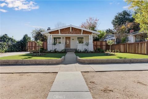 Photo of 400 Flower Street, Pasadena, CA 91104 (MLS # CV25274622)