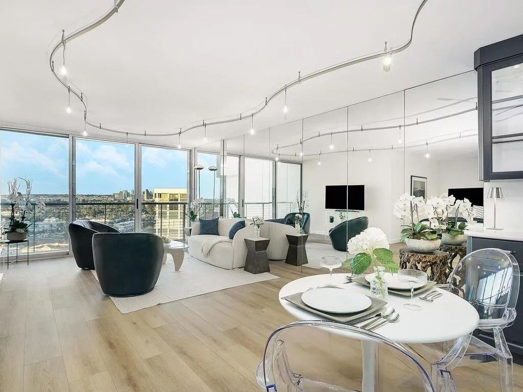 Photo of 1720 Avenida del Mundo #1601, Coronado, CA 92118 (MLS # 250043598)