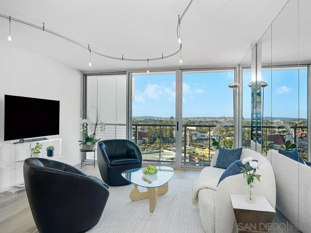 1720 Avenida del Mundo 1601