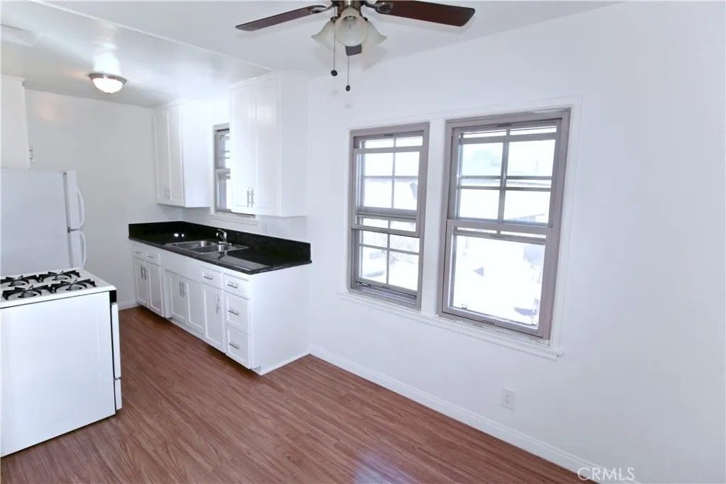 Photo of 6951 Simpson Avenue #12, North Hollywood, CA 91605 (MLS # SR26030148)