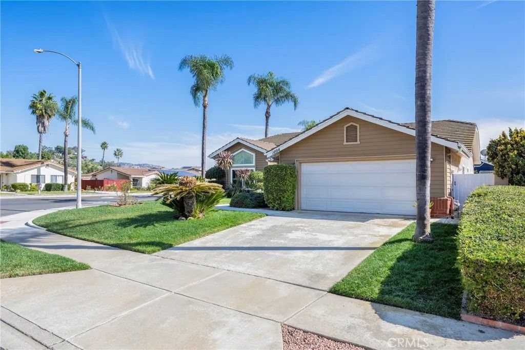 Photo of 1894 Sunbury St, Escondido, CA 92026 (MLS # PW26020119)