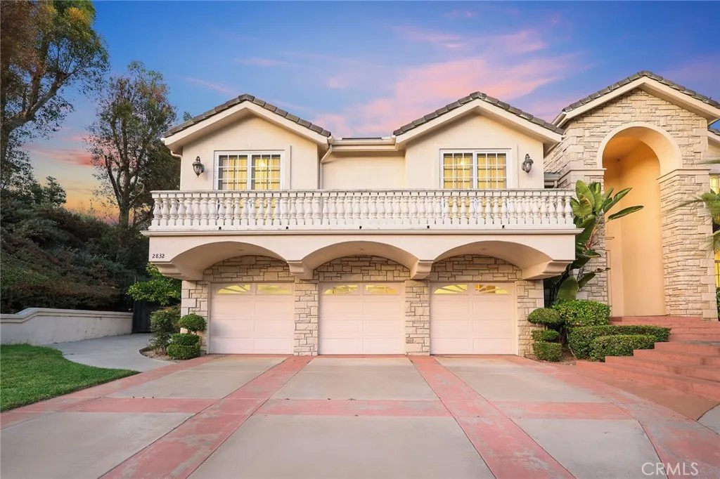 2832 Oak Knoll Drive