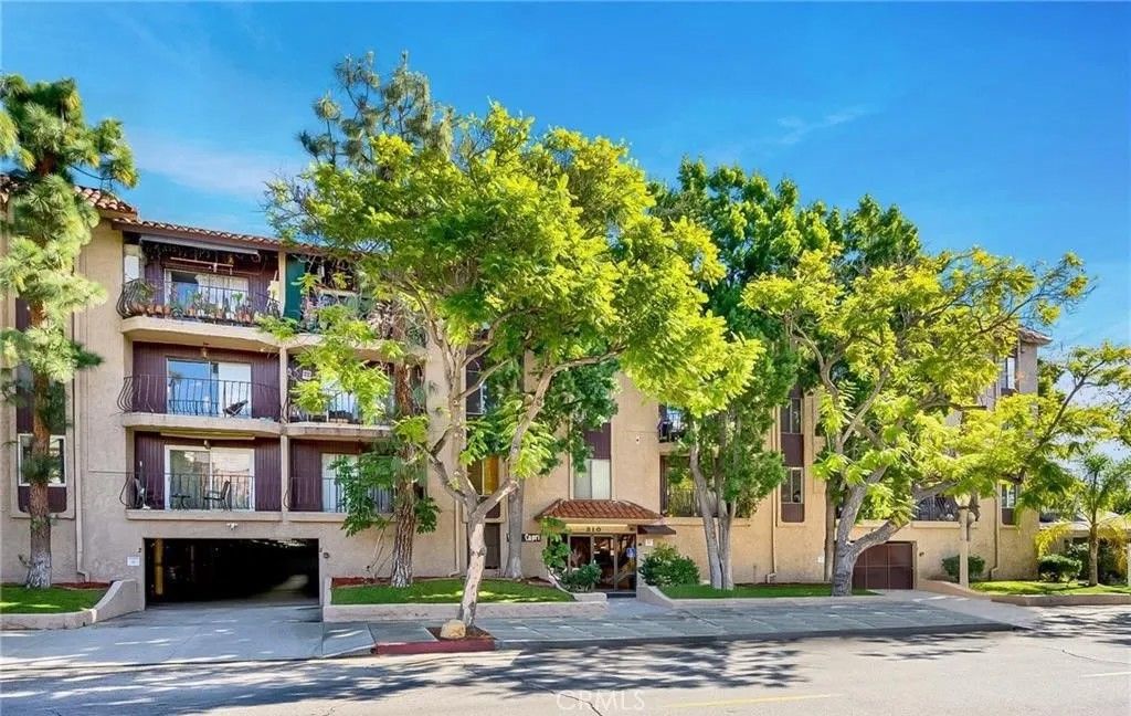 Photo of 310 N Jackson Street #104, Glendale, CA 91206 (MLS # GD26065277)
