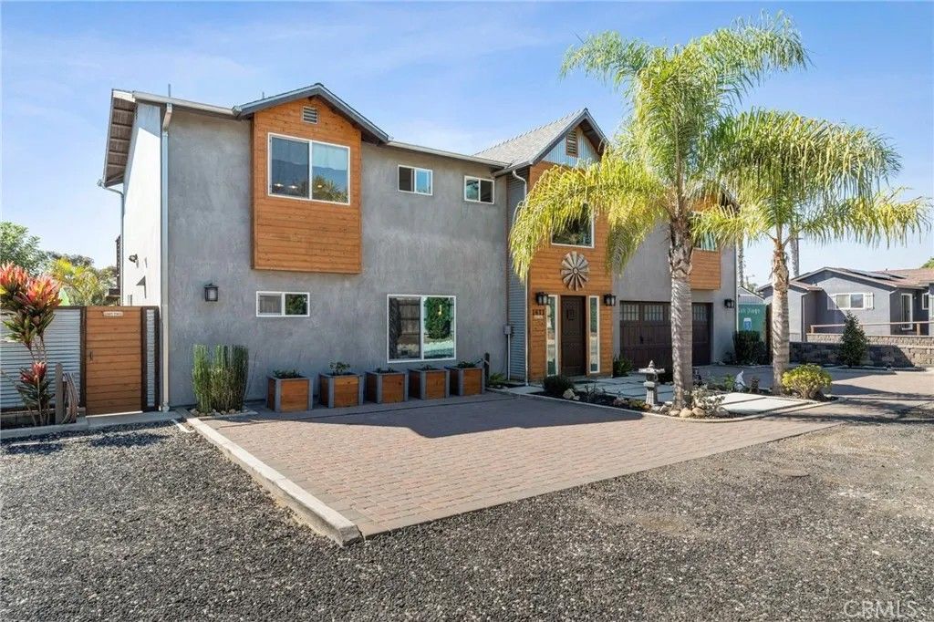 Photo of 1611 Whaley Street, Oceanside, CA 92054 (MLS # OC25240717)