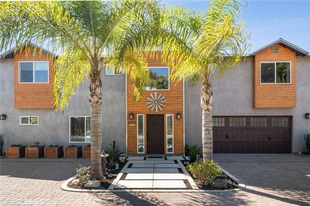 Photo of 1611 Whaley Street, Oceanside, CA 92054 (MLS # OC25240717)