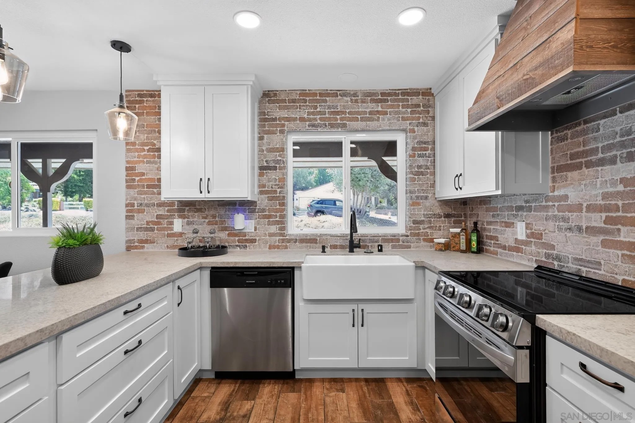 16604 swartz canyon rd