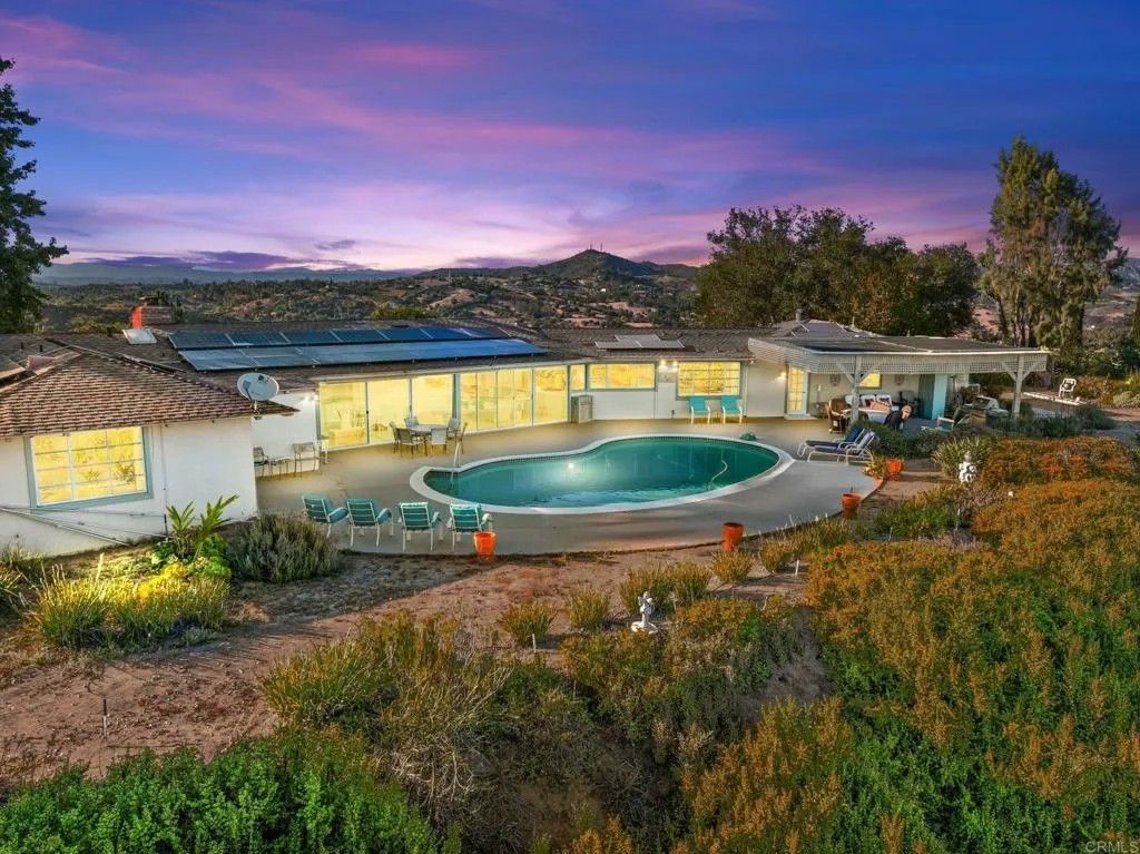 Photo of 3730 Poppy Lane, Fallbrook, CA 92028 (MLS # NDP2508928)