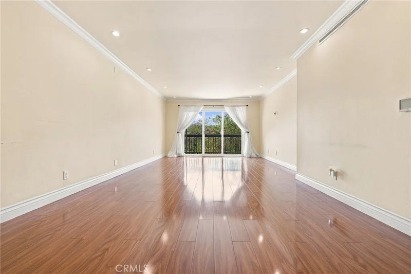 2940 N Verdugo 206