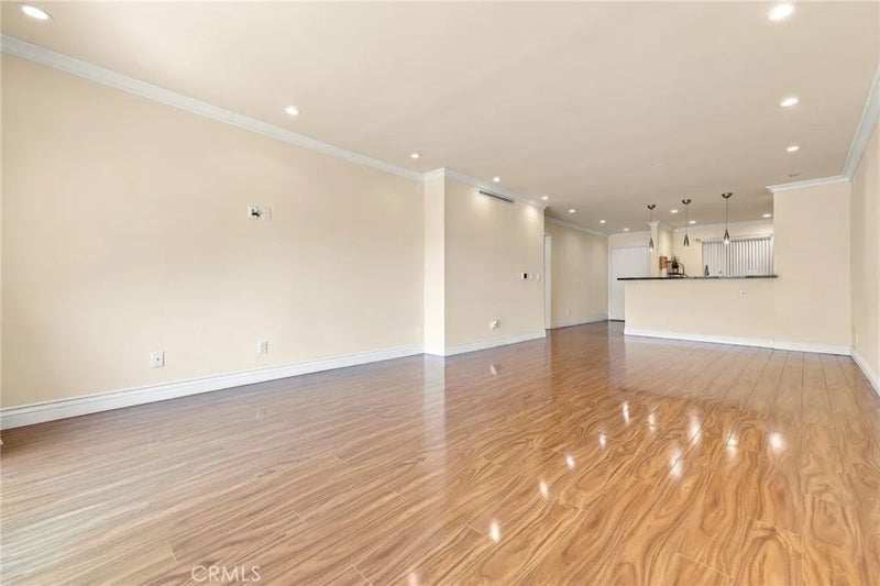 2940 N Verdugo 206