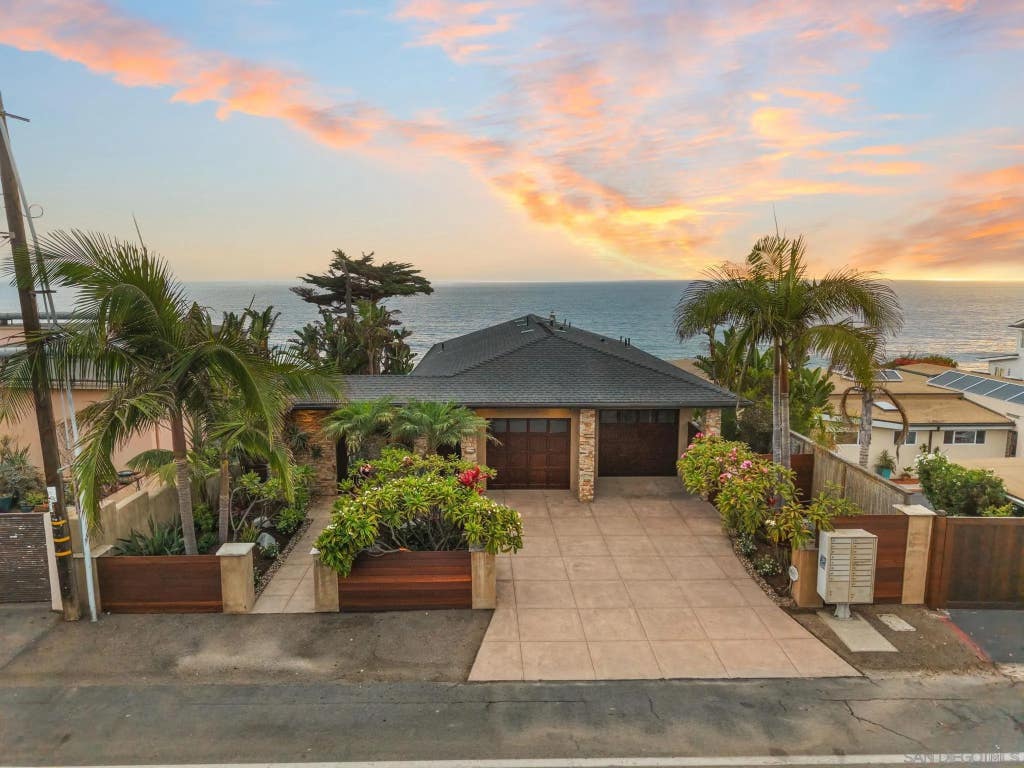 Photo of 1440-42 Neptune Ave, Encinitas, CA 92024 (MLS # 260020015)