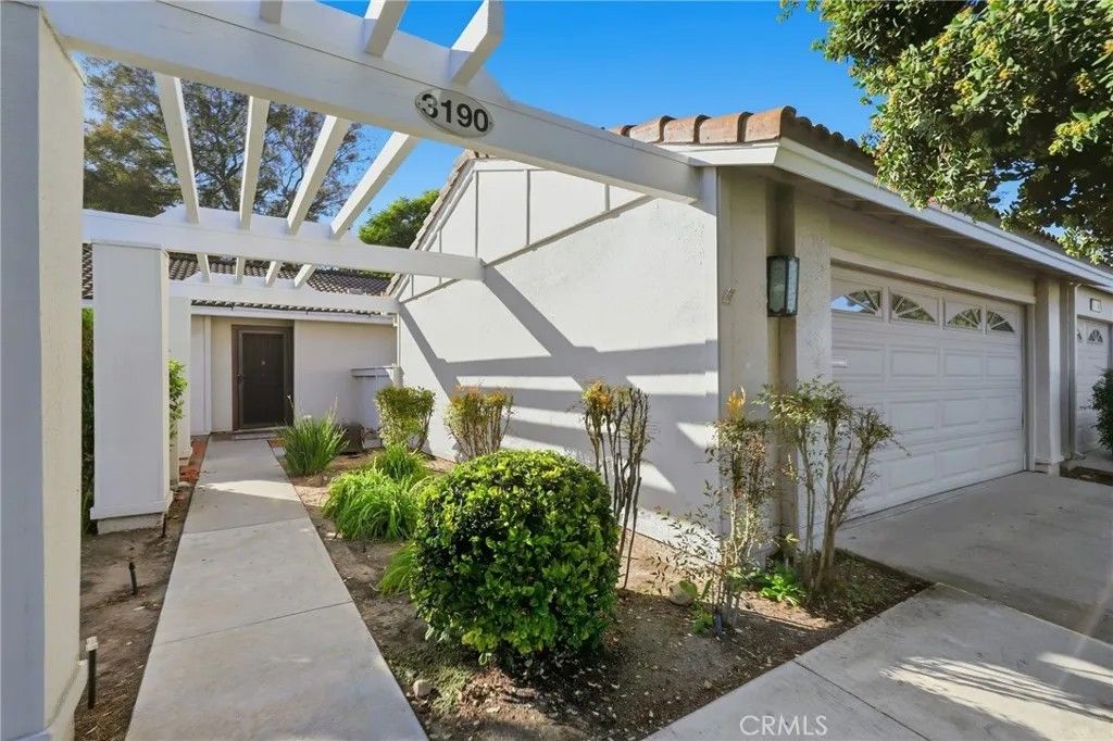 Photo of 3190 Via Buena Vis #A, Laguna Woods, CA 92637 (MLS # PW25245238)