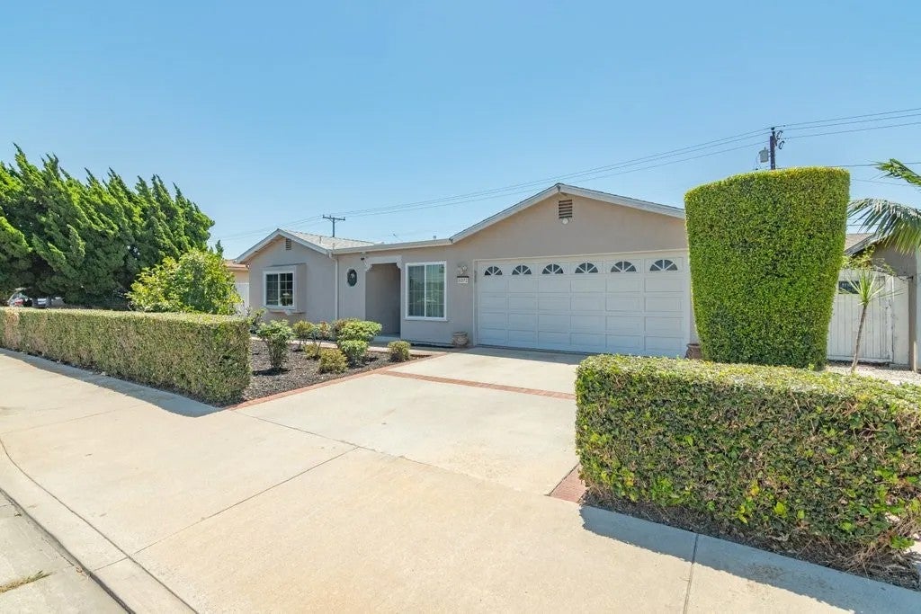 Photo of 6072 Chinook Ave, Westminster, CA 92683 (MLS # SW26166111)