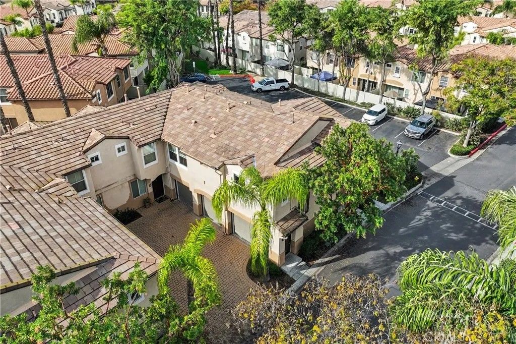 Photo of 30345 Buccaneer Bay Ln, Murrieta, CA 92563 (MLS # SW26005192)