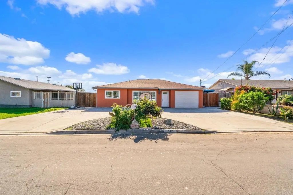 Photo of 512 Tatum Street, Vista, CA 92083 (MLS # NDP2600658)