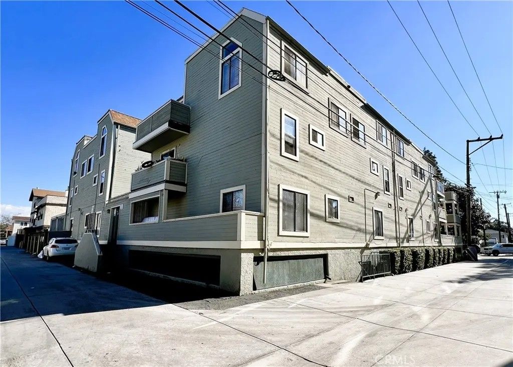 Photo of 313 E Pine St, Santa Ana, CA 92701 (MLS # PW26006054)