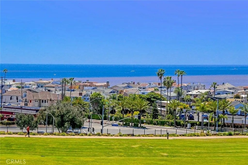 Photo of 14 Swift Court #204, Newport Beach, CA 92663 (MLS # NP26091006)