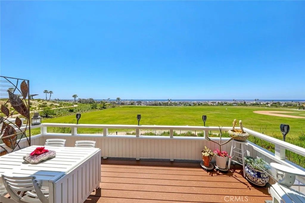 Photo of 14 Swift Court #204, Newport Beach, CA 92663 (MLS # NP26091006)