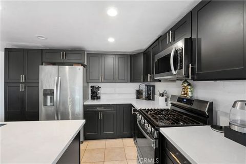 Photo of 313 N Melrose Dr, Vista, CA 92083 (MLS # SW25262185)