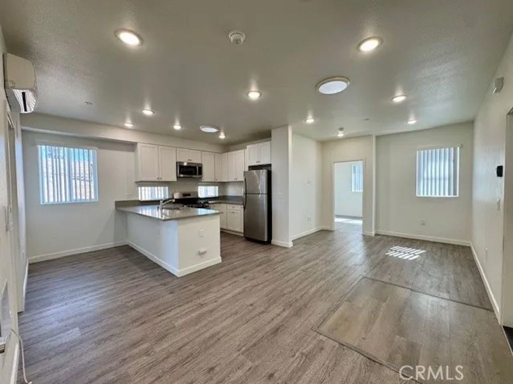 Photo of 1210 Fedora Street, Los Angeles, CA 90006 (MLS # SR26088942)