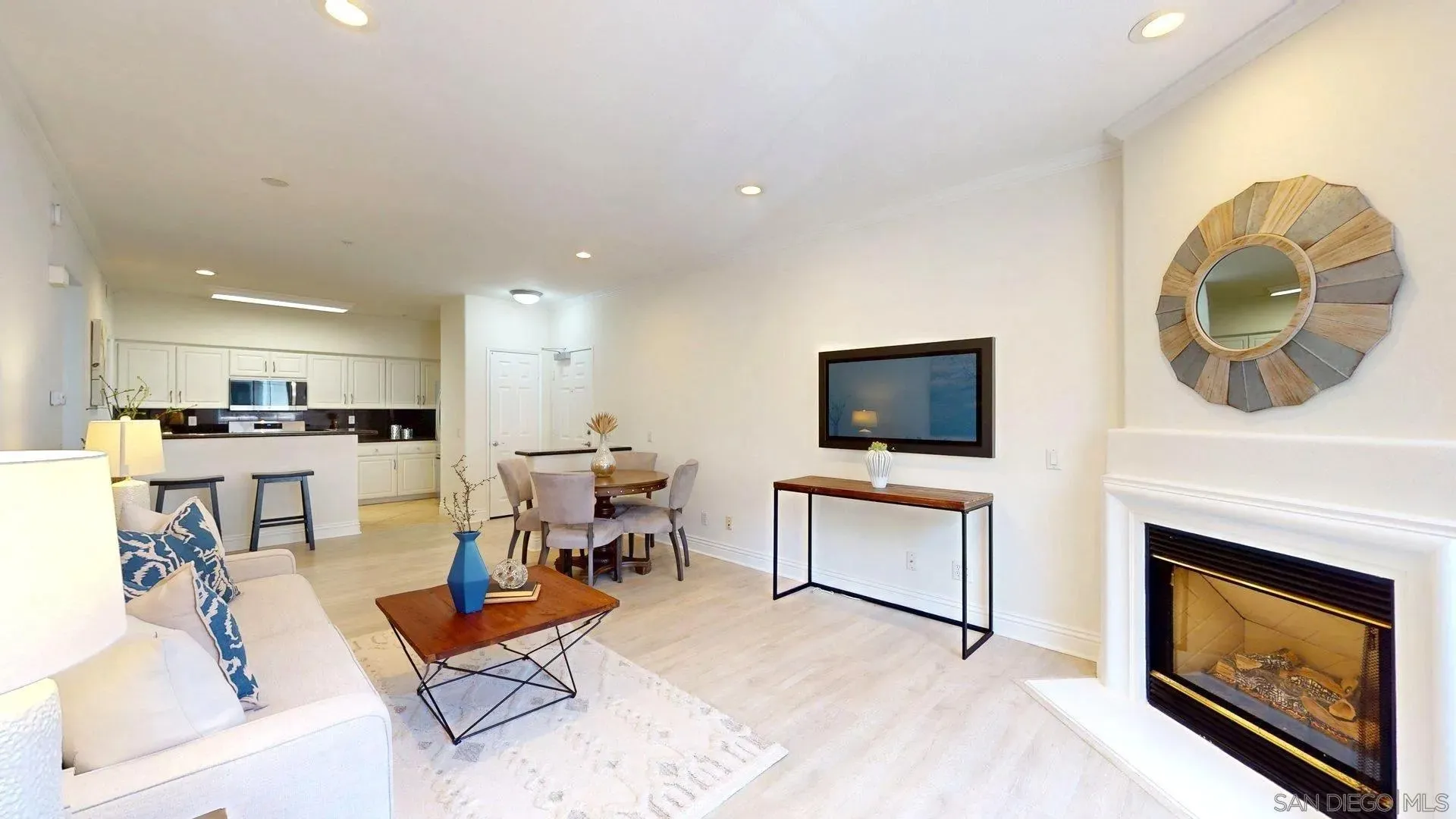 San Diego, California 92130, United States, 1 Bedroom Bedrooms, ,1 BathroomBathrooms,Residential,Active,201771