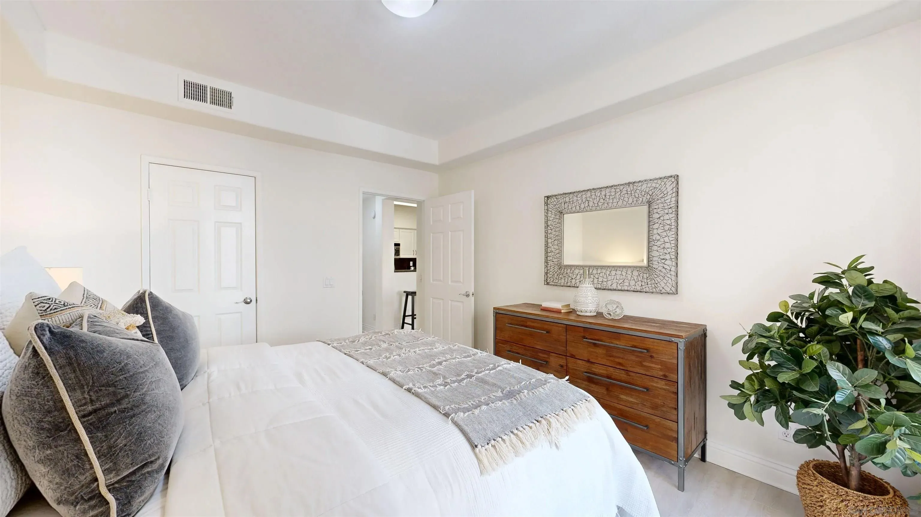 San Diego, California 92130, United States, 1 Bedroom Bedrooms, ,1 BathroomBathrooms,Residential,Active,201771